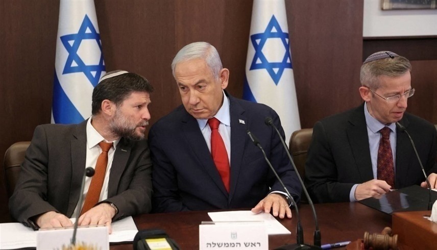 رئيس الوزراء الإسرائيلي بنيامين نتانياهو ووزير المالية بتسلئيل سموتيرتش (تويتر)