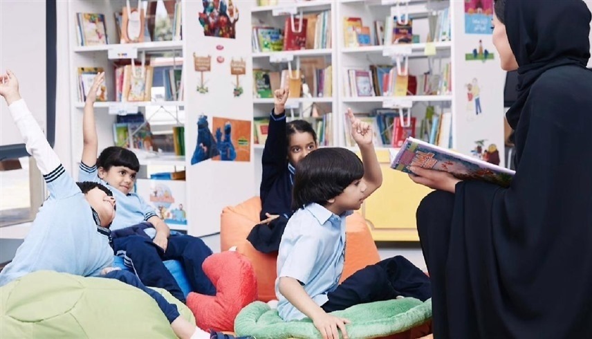 تخصيص 10 ملايين درهم لشراء كتب ومراجع من "أبوظبي للكتاب" دعماً للمكتبة المدرسية  
