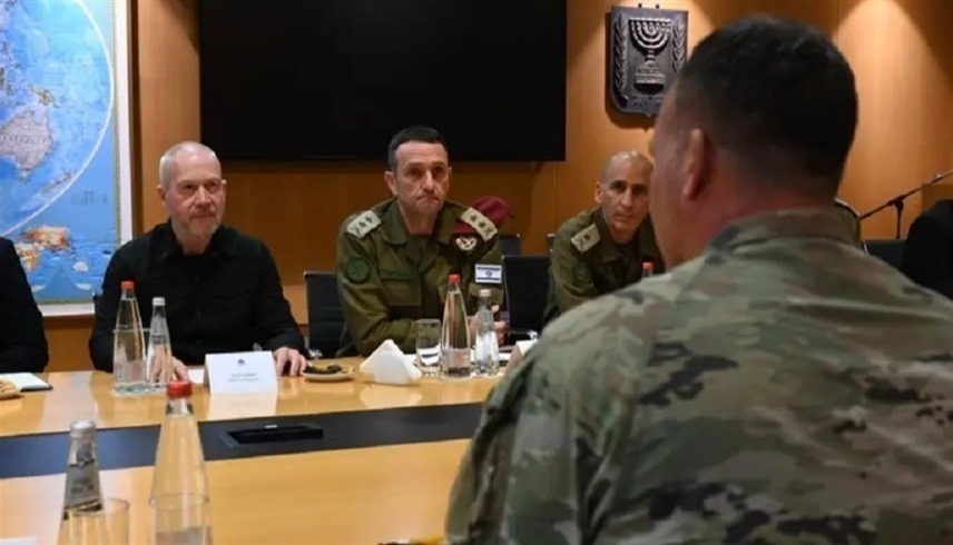 وزير الدفاع الإسرائيلي يوآف غالانت وقائد القيادة المركزية الأمريكية الجنرال مايكل إريك كوريلا (جيروزاليم بوست)