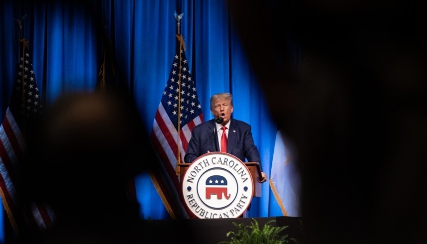 دونالد ترامب يتحدث في مؤتمر الحزب الجمهوري بولاية نورث كارولينا أمس السبت (أ ف ب)