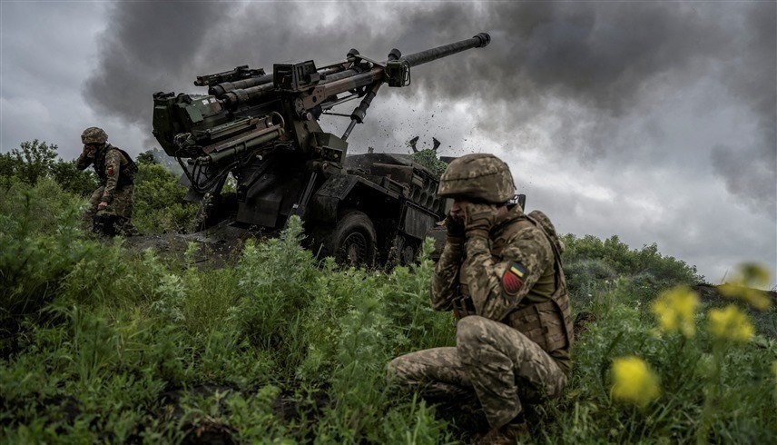 قوات أوكرانية تقصف مواقع روسية (ا ف ب)