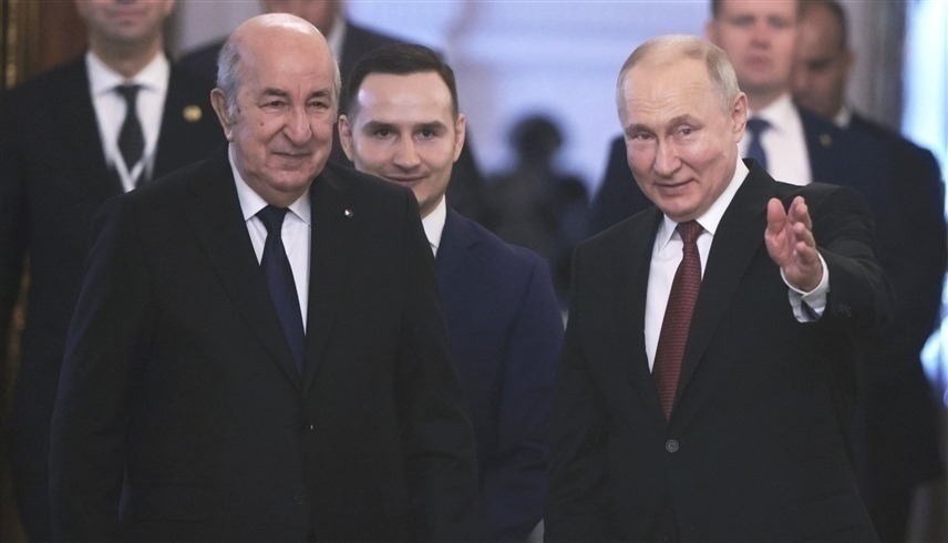 الرئيس الروسي خلال استقباله لنظيرة الجزائري في موسكو (تويتر)