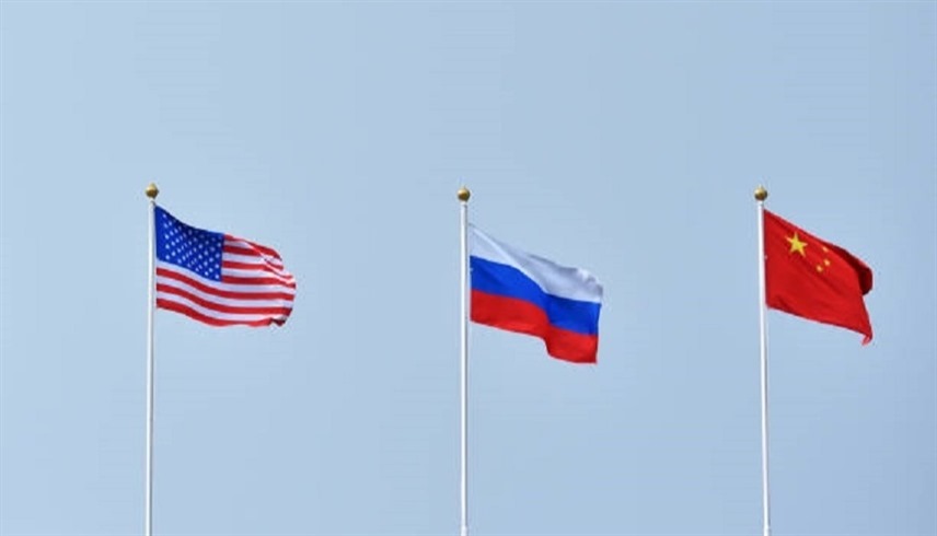 أعلام الصين وروسيا والولايات المتحدة (أرشيف)