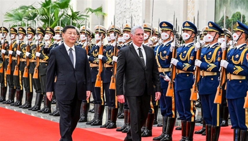 الرئيس الكوبي ميخيل دياز كانيل، ونظيره الصيني شي جين بينغ (أرشيف)