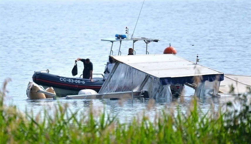 السلطات الإيطاليا تنتشل القارب من بحيرة ماجوري (أرشيف)