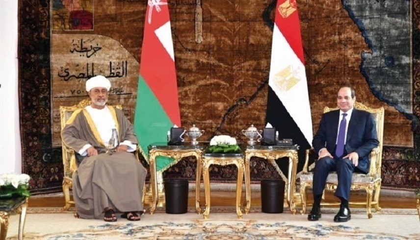 الرئيس المصري عبدالفتاح السيسي وسلطان عمان هيثم بن طارق (أرشيف)