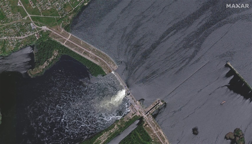 صورة بالأقمار الصناعية لتسرب المياه من سد نوفا كاخوفكا (تويتر)