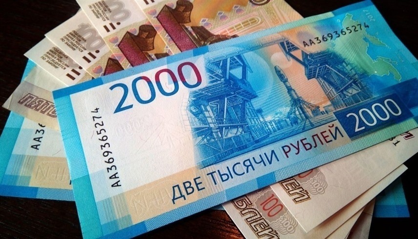 روبلات روسية من فئة 2000 (أرشيف)