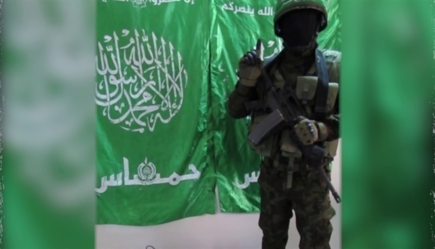 أحد عناصر حماس (لقطة من مقطع فيديو للحركة على وسائل التواصل الاجتماعي)