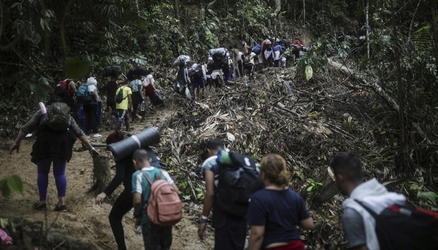 مهاجرون من بنما عبر غابة داريين إلى متجهين إلى الولايات المتحدة (تويتر)