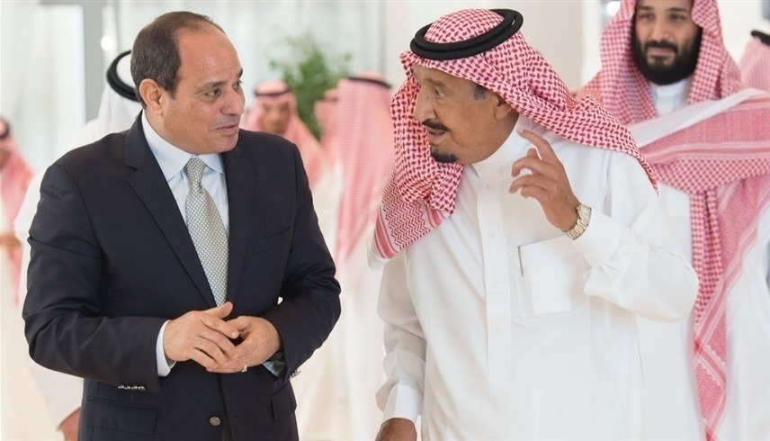 العاهل السعودي الملك سلمان والرئيس المصري عبد الفتاح السيسي (أرشيف)