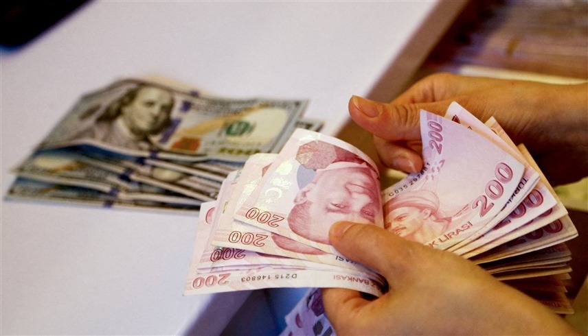 أوراق نقدية من فئة 200 ليرة تركية (رويترز)