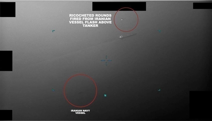 لقطات تظهر عملية إطلاق النار من قبل البحرية الإيرانية تجاه الناقلة ريتشموند فوياجر (أ ف ب)