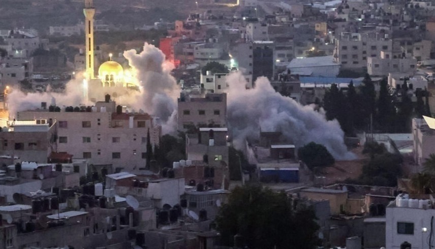 القوات الإسرائيلية تفجر منزل فلسطيني في شرق نابلس بالضفة الغربية المحتلة (أ ف ب)