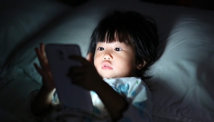 تأثير استخدام الهواتف المحمولة على الأطفال (أرشيفية)