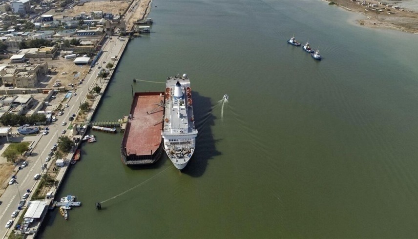 ميناء عراقي.