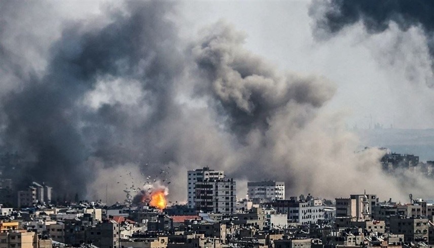 جانب من القصف الإسرائيلي لقطاع غزة (رويترز)