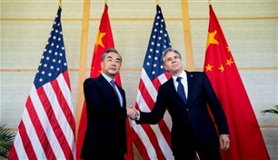 مسؤولون أمريكيون: بايدن يعتزم التحدث مع كبير الدبلوماسيين الصينيين
