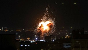 غارات جوية على غزة.. والفصائل تهاجم إسرائيل بالصواريخ
