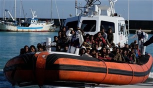 خفر السواحل الإيطالي ينقذ 46 مهاجراً 