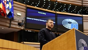 زيلينسكي للاتحاد الأوروبي: "نحن ندافع عنكم"