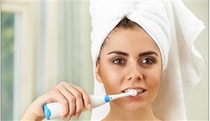 تجنّب هذه الأخطاء أثناء تنظيف أسنانك