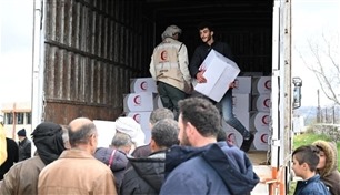 الهلال الأحمر الإماراتي يوزع المير الرمضاني على متضرري زلزال سوريا