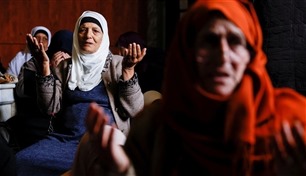 عائلة فلسطينية تنجو بأعجوبة من الموت على يد مستوطنين