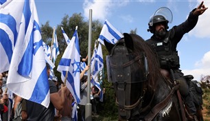 إسرائيل "المنشغلة" تخشى من جبهة قانونية فلسطينية 