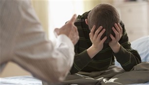 التأديب القاسي للطفل يؤثر على صحته النفسية