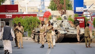 الجيش السوداني يوافق على هدنة.. ووضع كارثي في دارفور