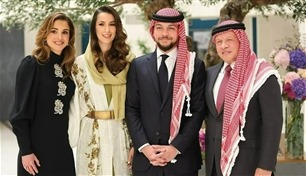 الملكة رانيا توثق استعدادات حفل حنّاء ولي العهد 
