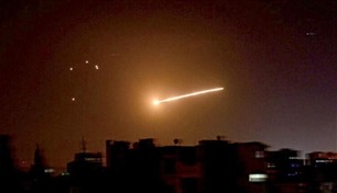 إسرائيل تقصف سوريا مرتين خلال ساعات قليلة