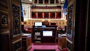 بدء انتخابات جزئية في مجلس الشيوخ الفرنسي 