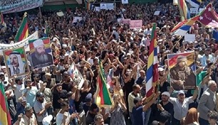 احتجاجات في السويداء السورية ضد تدهور الأوضاع الاقتصادية