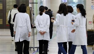 حالة من التوتر في مستشفيات رئيسية بكوريا بعد تقديم 70% من الأطباء استقالاتهم