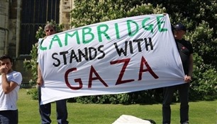 طلاب كامبريدج يقاطعون محاضرة من أجل غزة