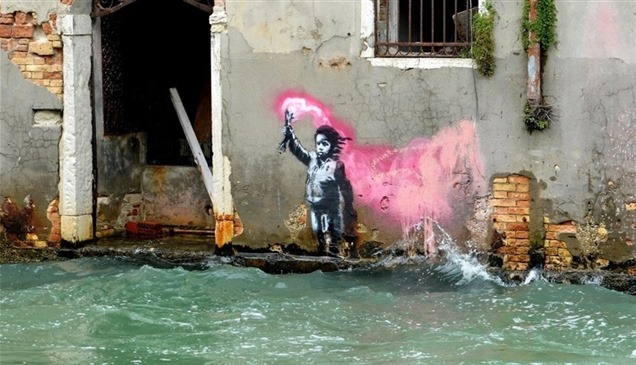 فنانون إيطاليون يعارضون إنقاذ جدارية بانكسي في البندقية
