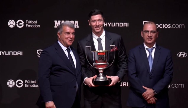 ليفاندوفسكي وتير شتيغن يحصدان جوائز "ماركا"
