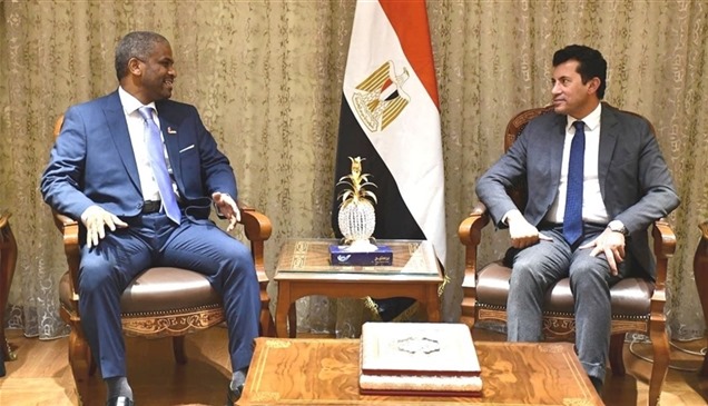 وزير الرياضة المصري يلتقي رئيس الاتحاد الإماراتي لكرة اليد