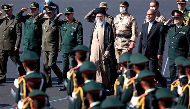 مخاوف من سيطرة الحرس الثوري على المؤسسات الإيرانية