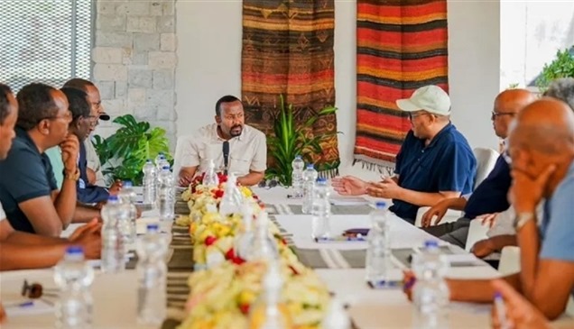 رئيس وزراء إثيوبيا يجتمع لأول مرة مع زعماء تيغراي منذ اتفاق السلام