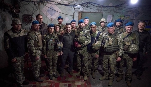 بعد سقوط باخموت.. زيلينسكي يزور دونيتسك في شرق أوكرانيا