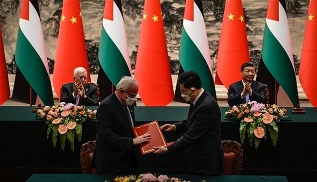 آمال محمود عباس "الصينية" تصطدم بمصالح بكين 