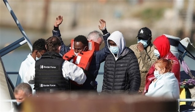 غير قانوني.. القضاء في بريطانيا يرفض ترحيل اللاجئين إلى رواندا