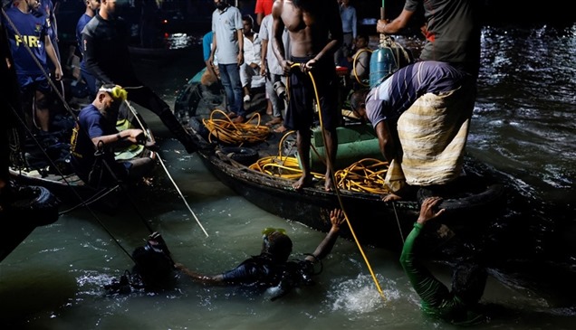 عشرات المفقودين بعد غرق قارب في بنغلاديش