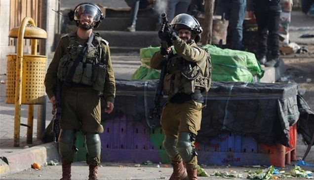 القوات الإسرائيلية تقتل فلسطينياً في نابلس.. وفيديو لتفجير جرافة إسرائيلية