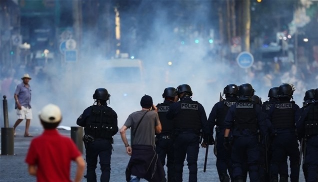 "مقتل نائل" يضع الشرطة الفرنسية تحت المجهر
