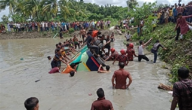 17 قتيلاً بحادث سير مروع في بنغلاديش