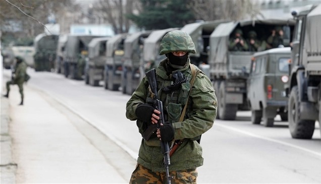 "كتفاً بكتف".. روسيا تعرض 5 آلاف دولار على مواطني كازاخستان للانضمام إلى جيشها